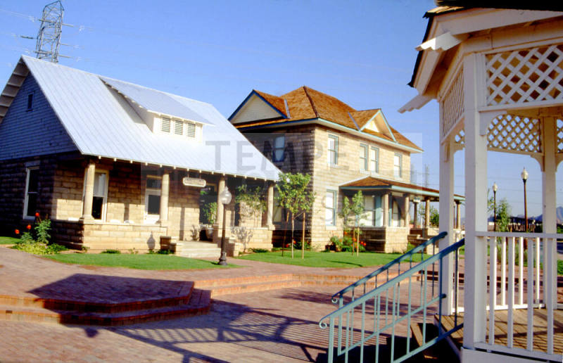 Olde Towne Square, 150 S. Ash Ave.