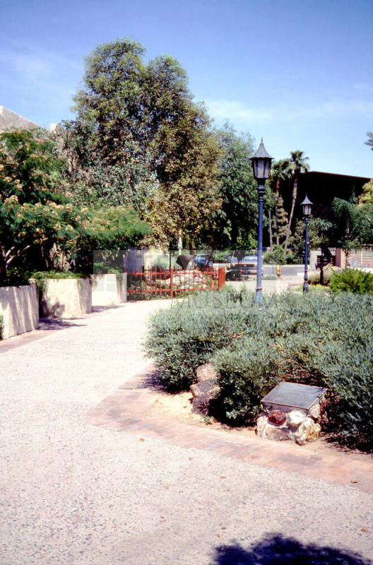 Plazita de Descanso, 511 S. Mill Ave.