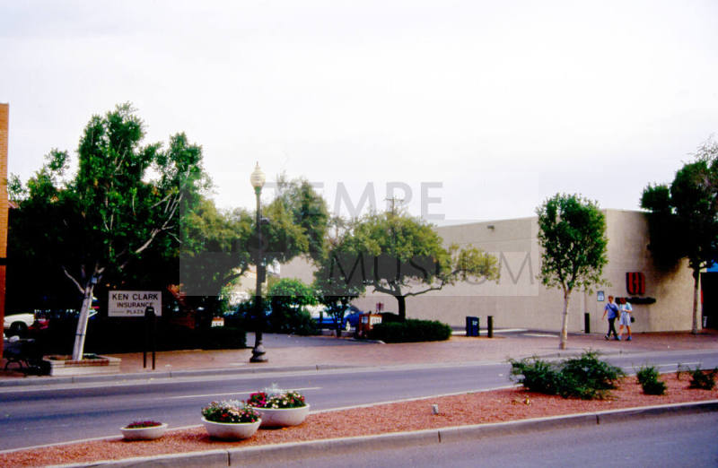 Plazita de Descanso, 511 S. Mill Ave.