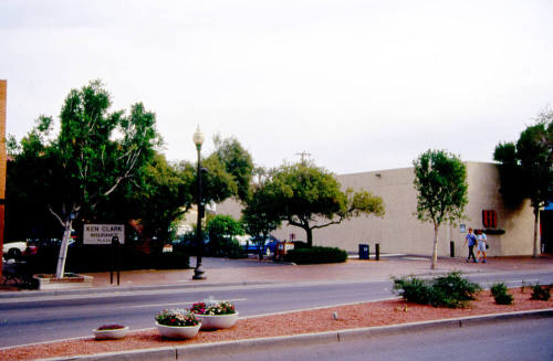 Plazita de Descanso, 511 S. Mill Ave.