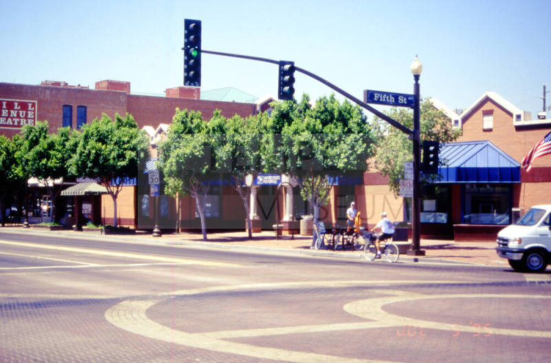US Post Office, 500 S. Mill Ave.