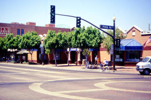 US Post Office, 500 S. Mill Ave.