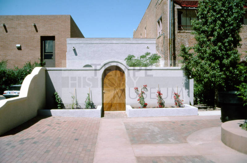 Vienna Bakery Building, 423 S. Mill Ave.