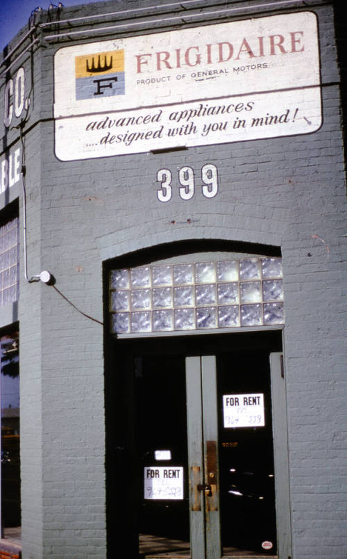 399 S. Mill Ave.