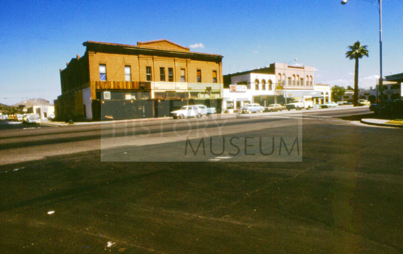 Street Scene, 401 S. Mill Ave.