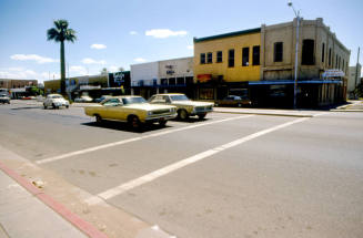 Street Scene, 500 Block S. Mill Avenue