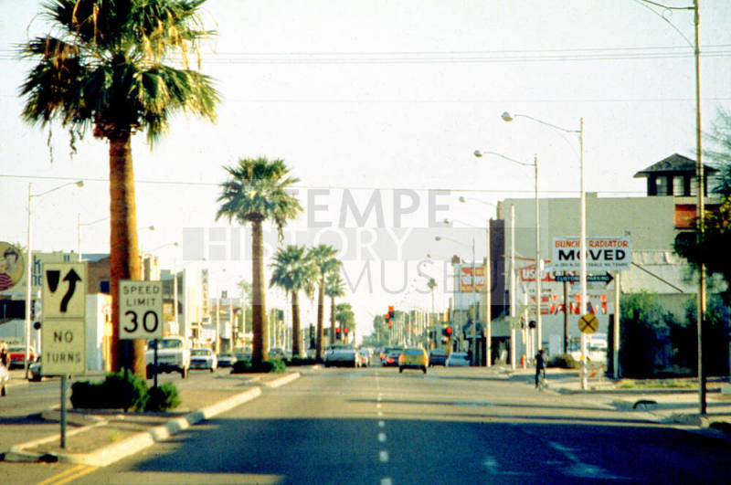 Street Scene, 300 Block S. Mill Ave.