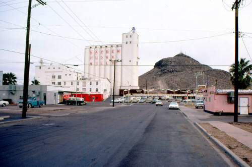 00 Block W. 2nd Street