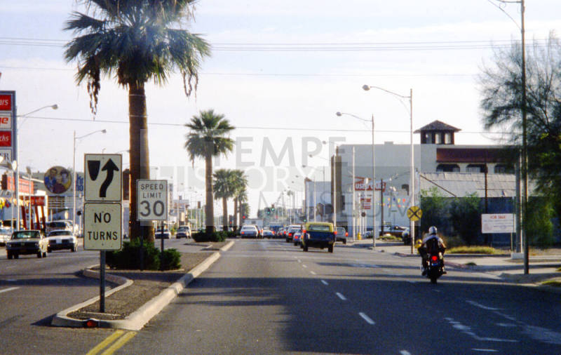 Street Scene, Mill Ave.