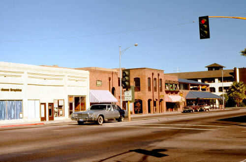 Street Scene, 414 S. Mill Ave.