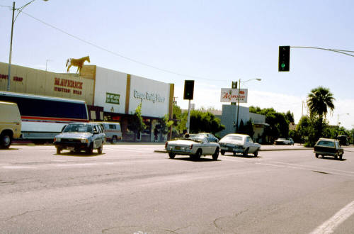 Street Scene, 501 Block S. Mill Ave.