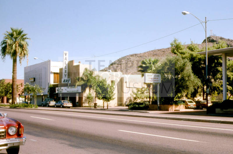 Street Scene, 501 Block S. Mill Ave.