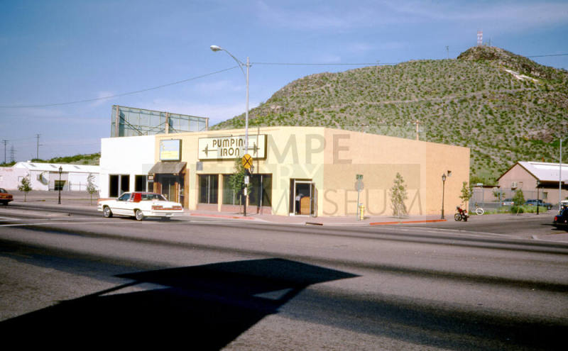 Street Scene, 301 Block S. Mill Ave.