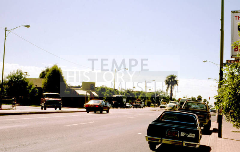 Street Scene, 601 Block S. Mill Ave.