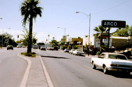 Street Scene, 600 Block S. Mill Ave. (W)