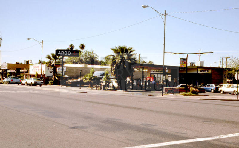 Street Scene, 600 Block of S. Mill Ave. (W)
