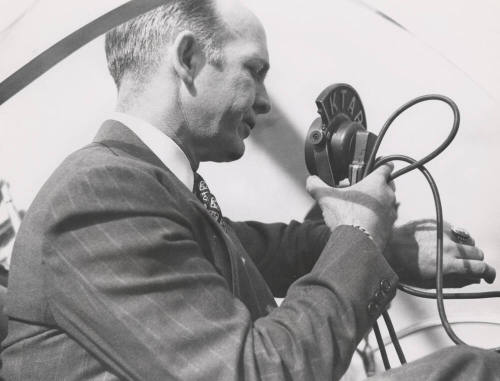 Howard Pyle with Ktar Hand Microphone
