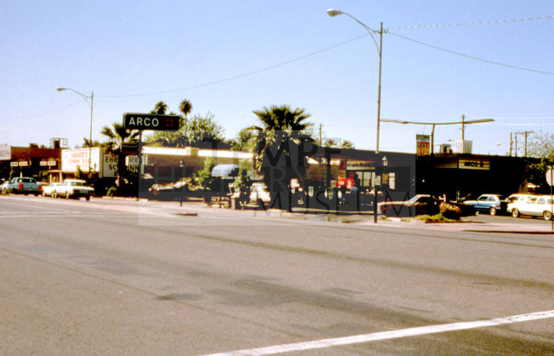 Street Scene, 600 Block S. Mill Ave. (W)