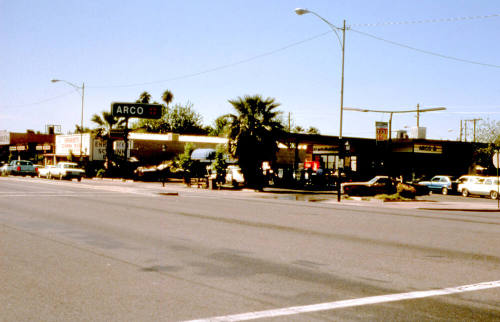 Street Scene, 600 Block S. Mill Ave. (W)