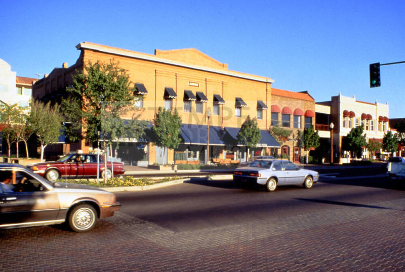400 Block S. Mill Ave.