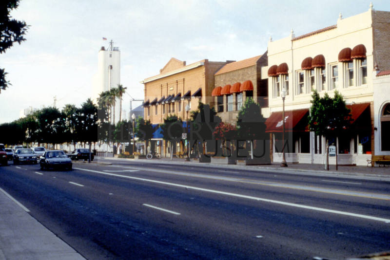 400 Block S. Mill Ave.