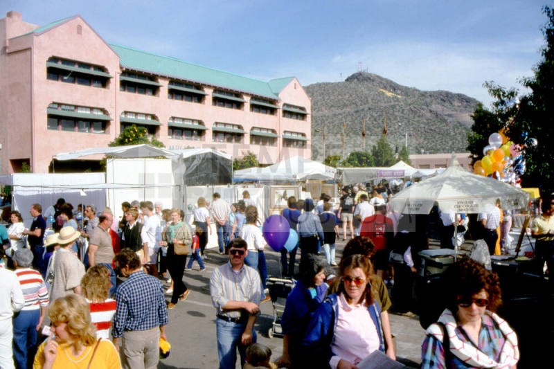 Mill Avenue Arts Fair, fall
