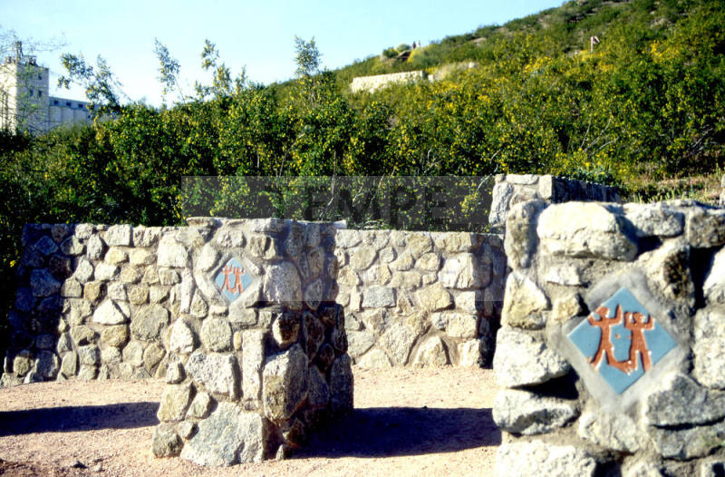 Hayden Butte trailhead art