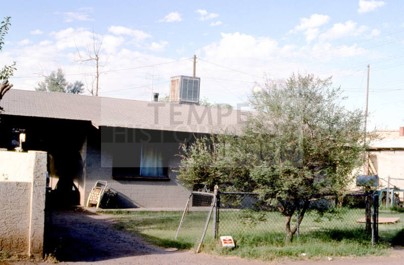 House located at 205 W. 2nd St.
