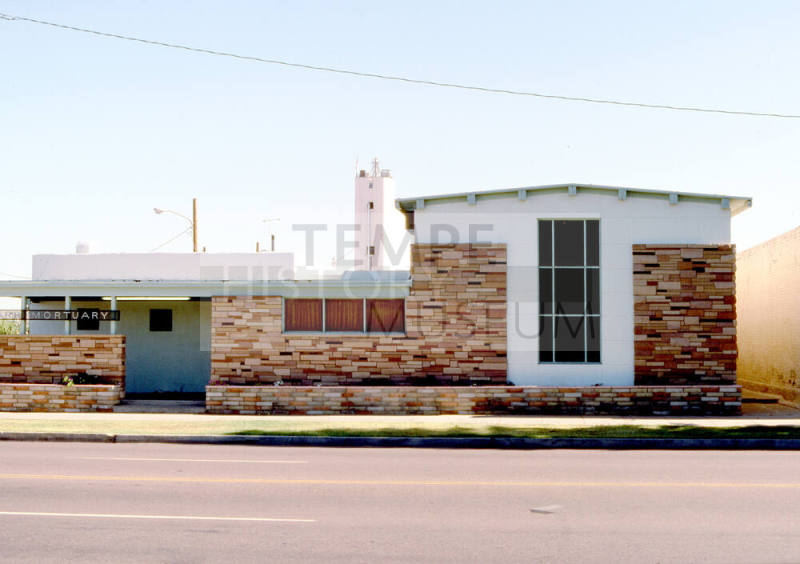 Carr Mortuary, 26 E. 5th St.