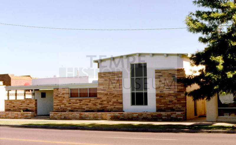 Carr Mortuary, 26 E. 5th St.