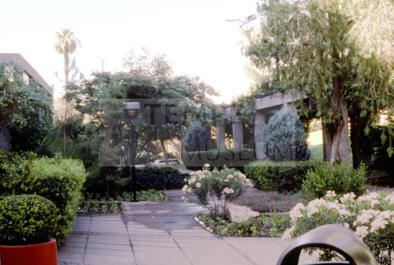 Courtyard at City Hall 31 E. 5th St.
