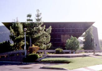 City Hall, 31 E. 5th St.