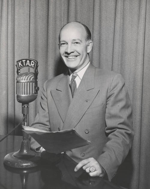Howard Pyle with Ktar Microphone