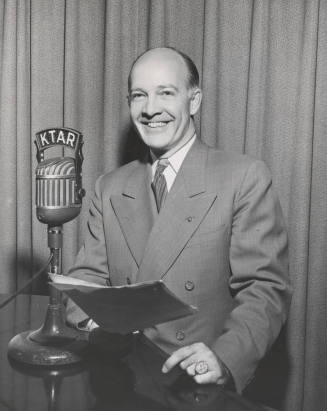 Howard Pyle with Ktar Microphone