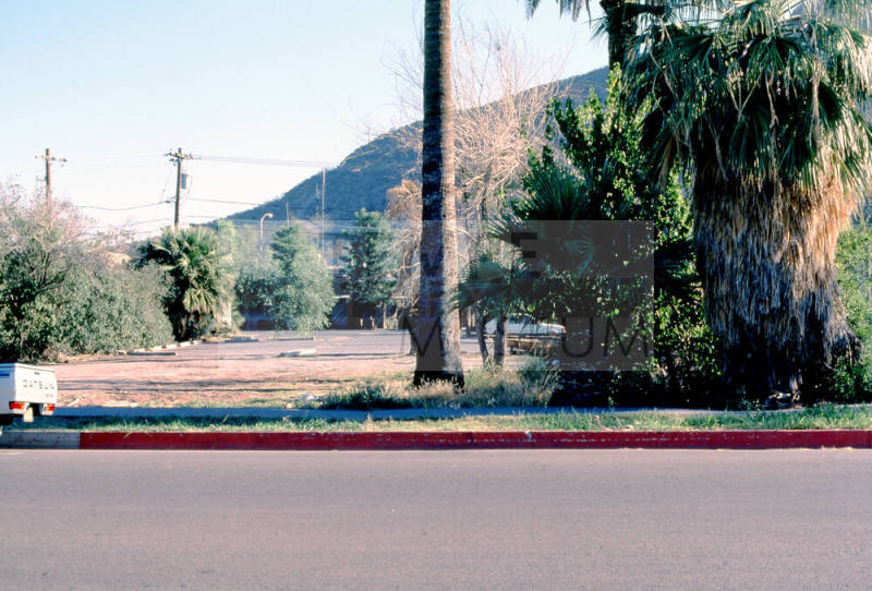Vacant Lot, 132 E. 6th St.