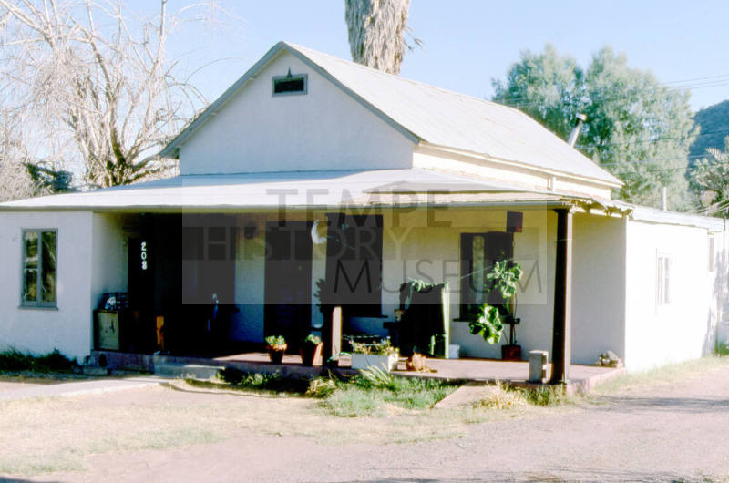 House, 208 E. 6th St.