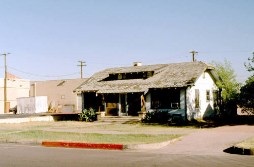 House, 25 E. 6th St.