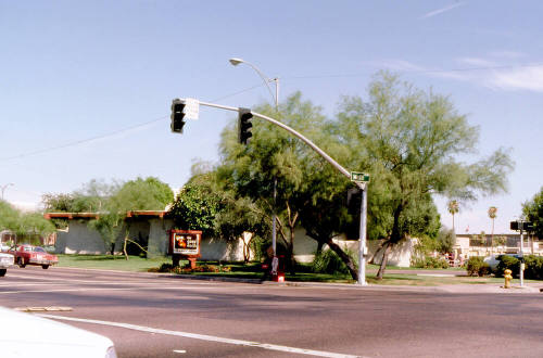 803 S. Mill Ave., The Good Earth Restaurant and Bakery