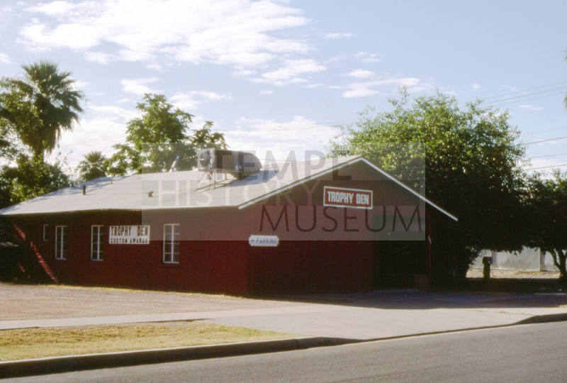 707 S. Myrtle Ave., Trophy Den