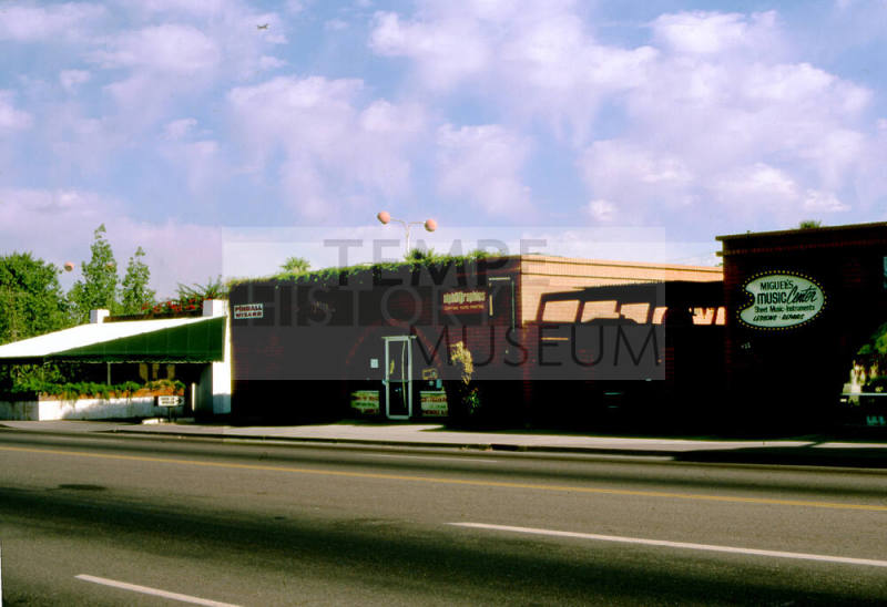 120 E. University Dr., Alphagraphics