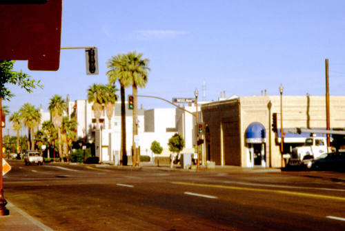 00 Block W 5th St