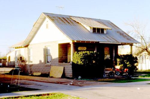 27 E. 6th Street - A store located in a house