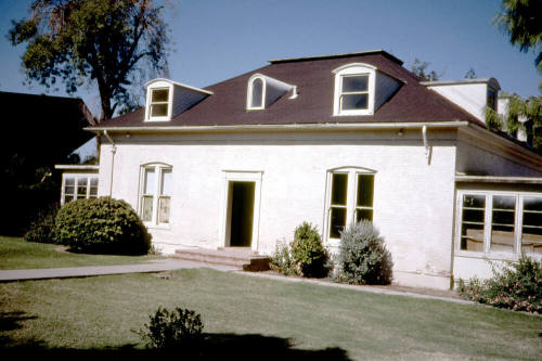 132 E. 6th Street - House