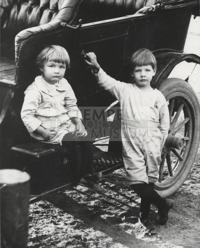 Virgil and Howard Pyle as Small Boys