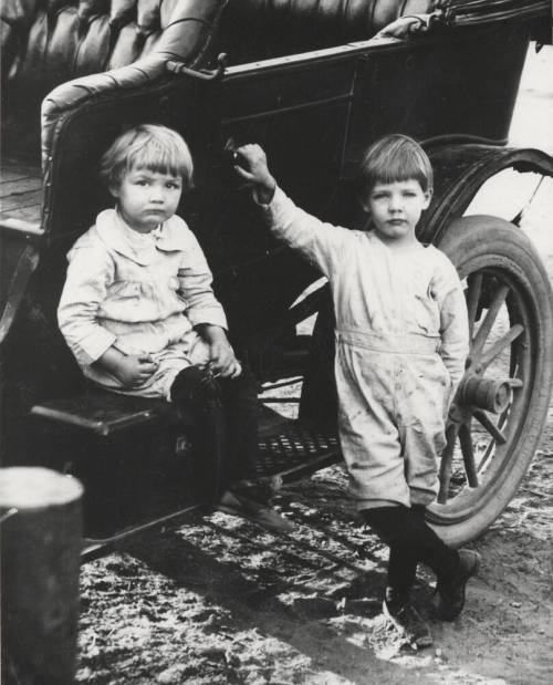 Virgil and Howard Pyle as Small Boys