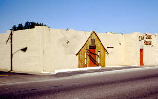 The Tree House Tavern - 890 E Apache Boulevard