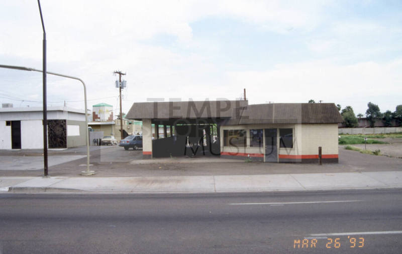 914 and 916 E Apache Boulevard