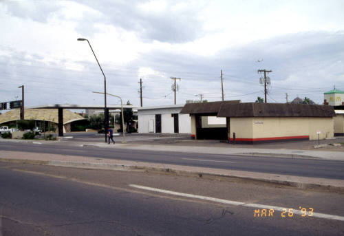 914 and 916 E Apache Boulevard