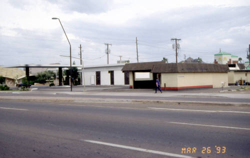 914 and 916 E Apache Boulevard