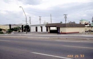 914 and 916 E Apache Boulevard